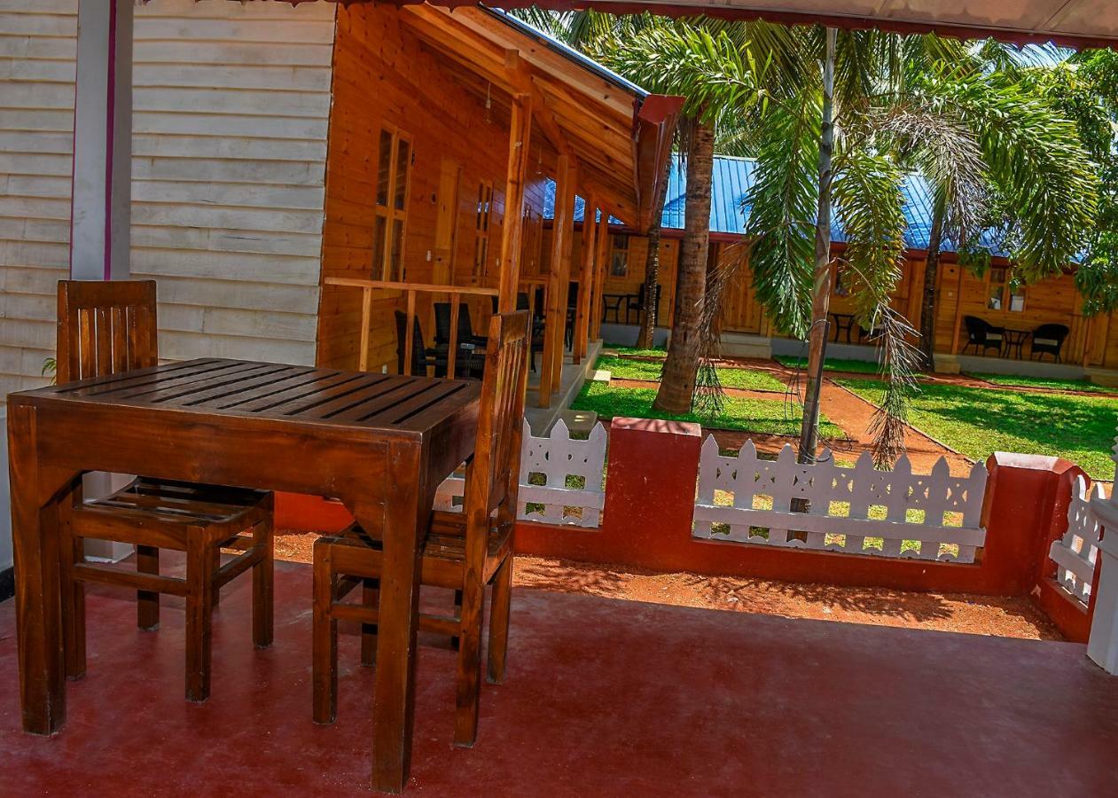 מלון טרינקומאלה Trinco Relax Hut מראה חיצוני תמונה